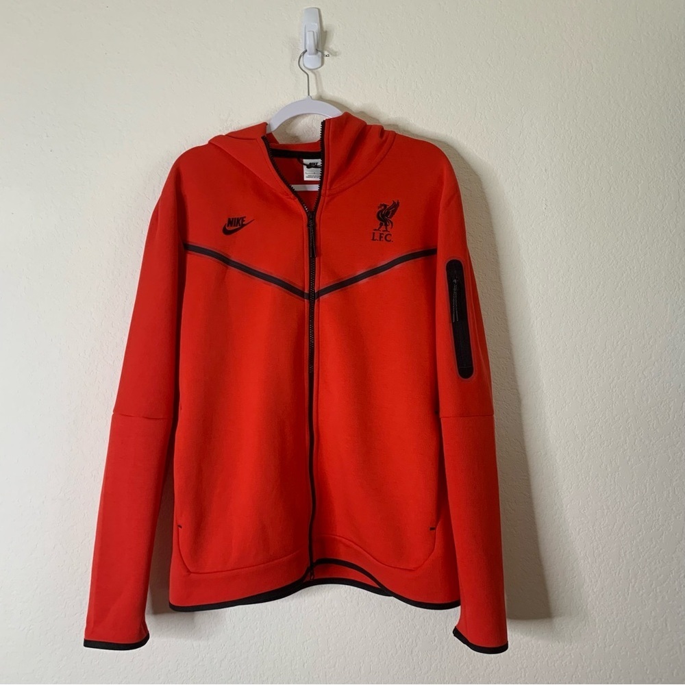 Nike Men's red Liverpool Tech Fleece Full-Zip Windrunner Hoodie L